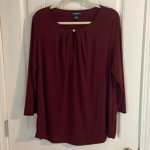 NWOT - Liz Claiborne XXLT (tall) burgundy blouse keyhole and gold accent piece